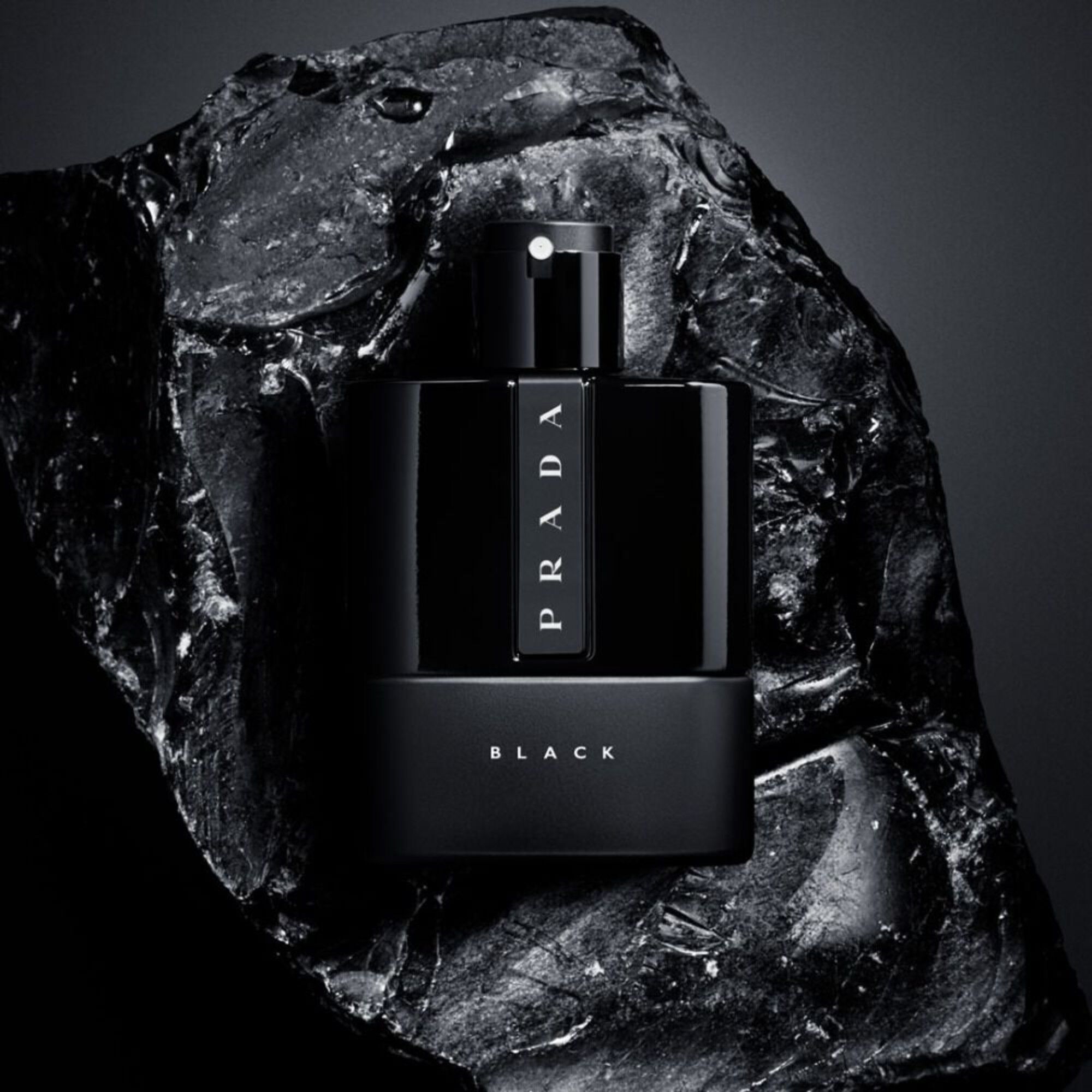 Luna Rossa Black Eau de Parfum 2-Piece Cologne Gift Set
