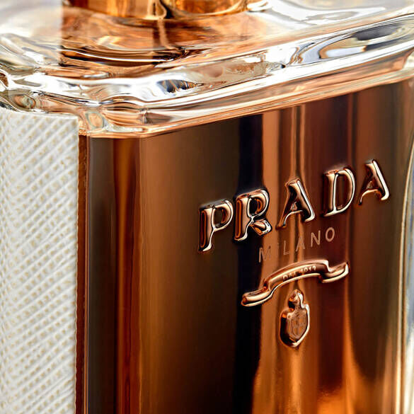 Prada la femme notes sales