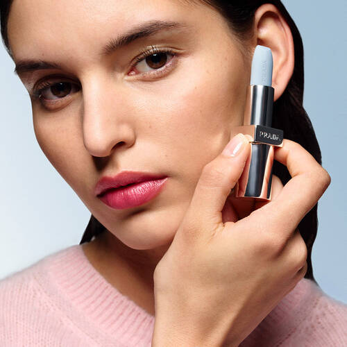 Model wearing Prada Balm U000
