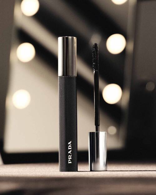Pradascope lash lengthening mascara backstage from the runway.