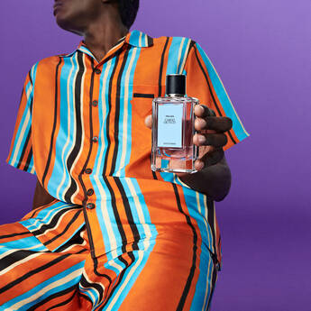 Model Holding Olfactories Cargo de Nuit Eau de Parfum