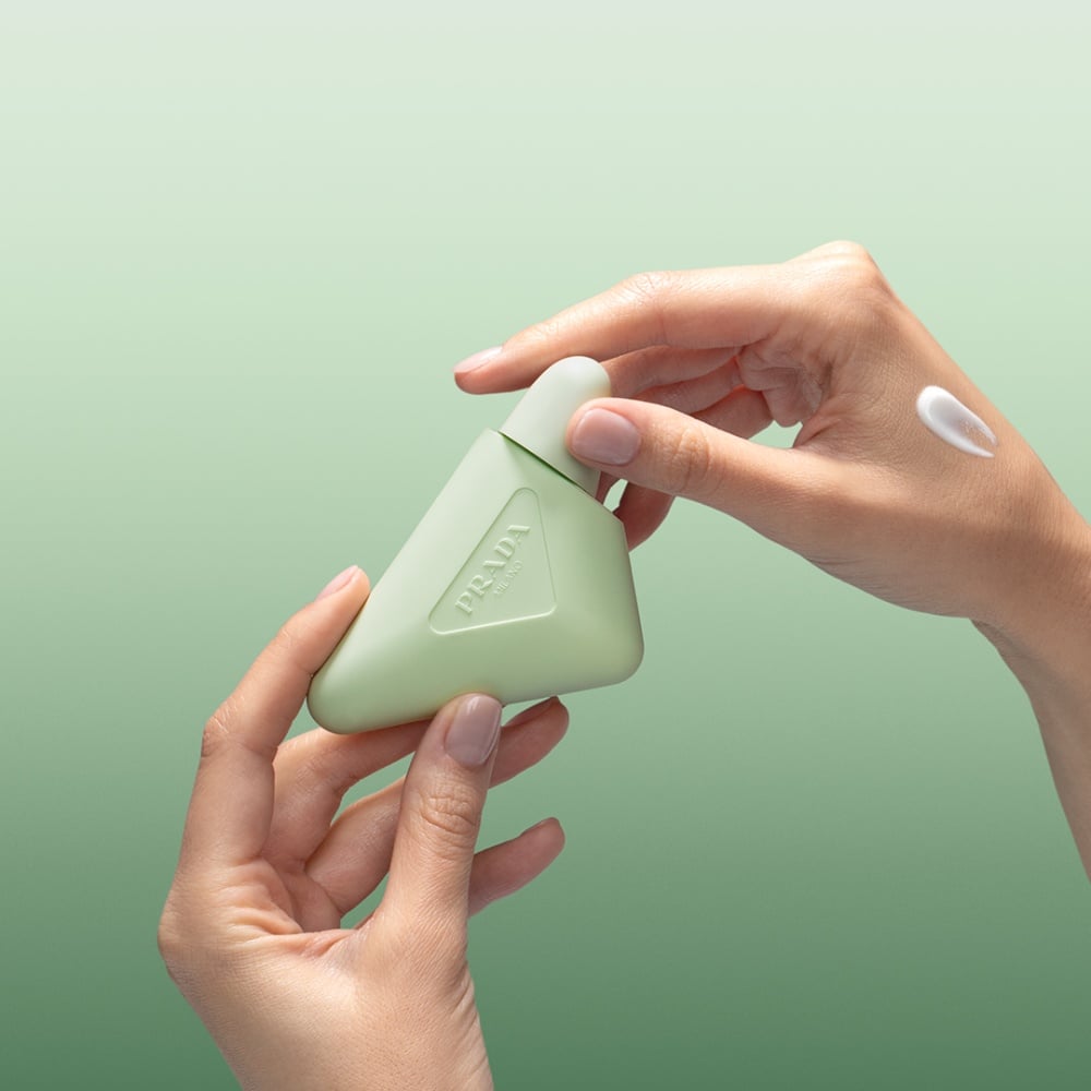 プラダ ハンド トリプルケア ハンドクリーム プラダ ハンド トリプルケア ハンドクリーム｜ハンドケア