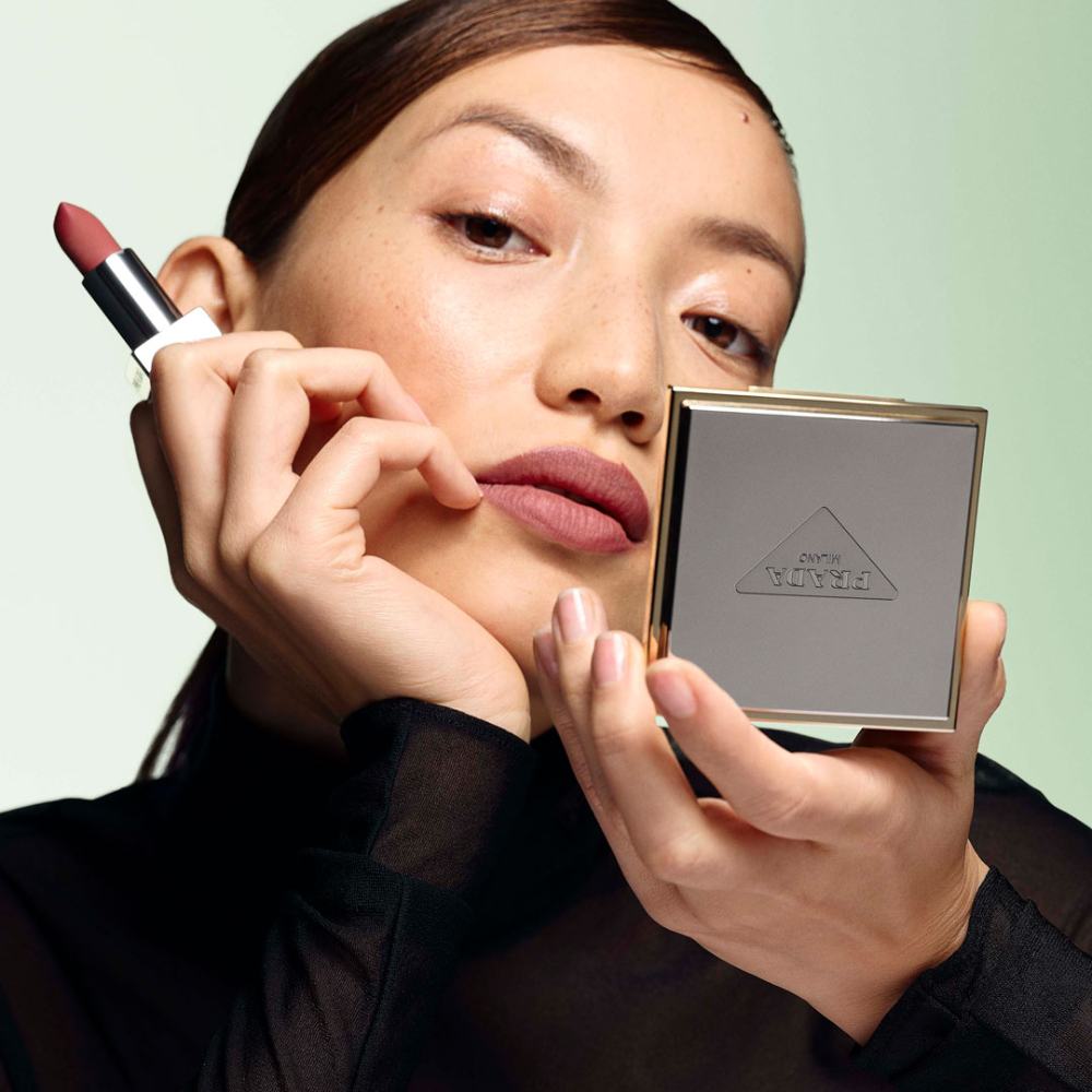口紅 PRADA beauty clutch Prada Beauty Clutch | Prada Beauty